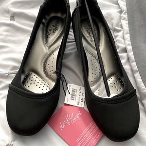 Black Dexflex Comfort Wedged Work Shoe